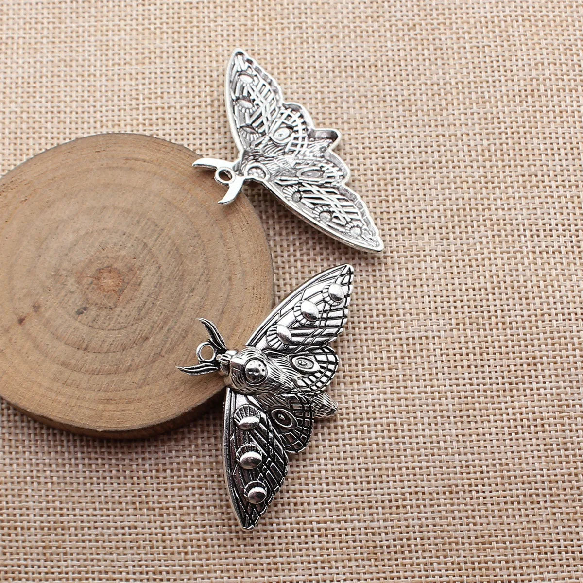 57x35mm 5.6g Antique Silver Zinc Alloy Moth Charm Pendant for DIY Gothic Necklace Jewelry Making