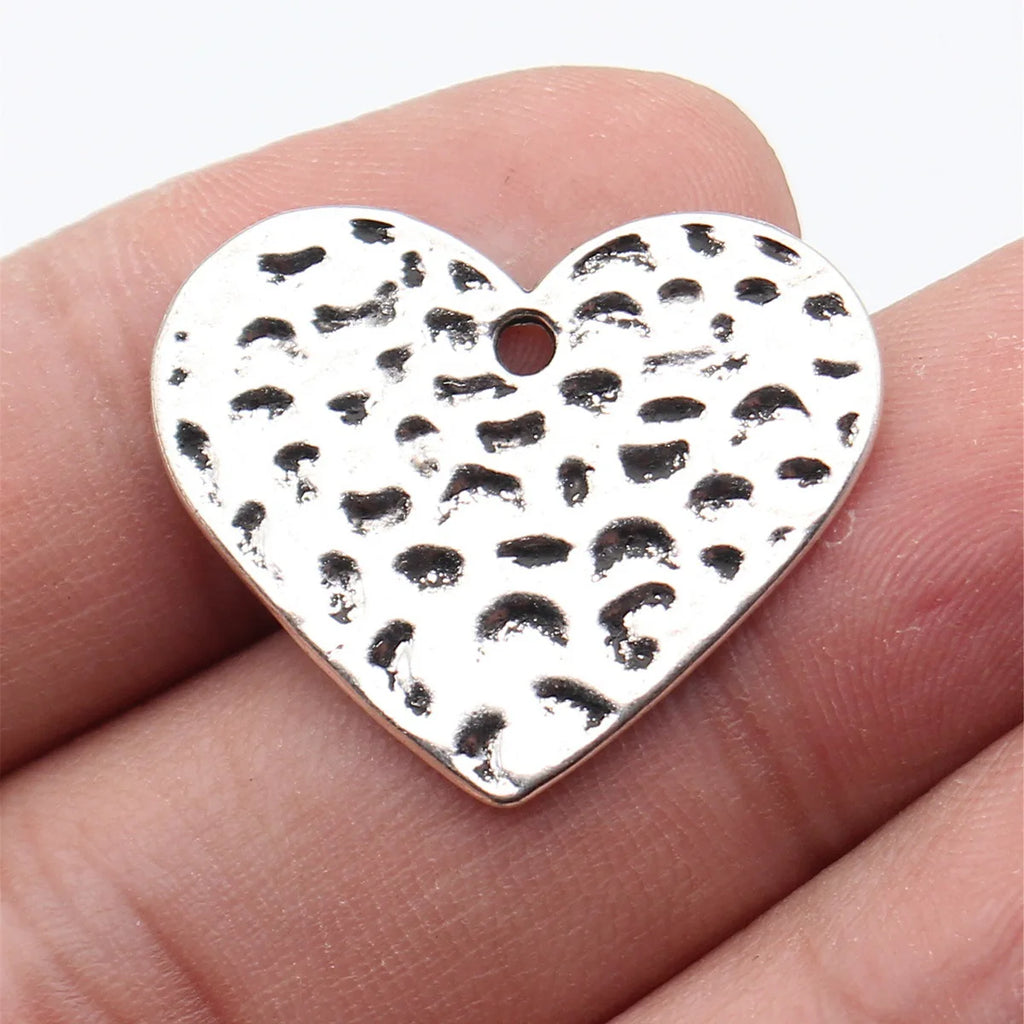 28x24mm 3.3g Antique Silver Zinc Alloy Hammered Geometric Heart Charm Pendant for Necklace Making