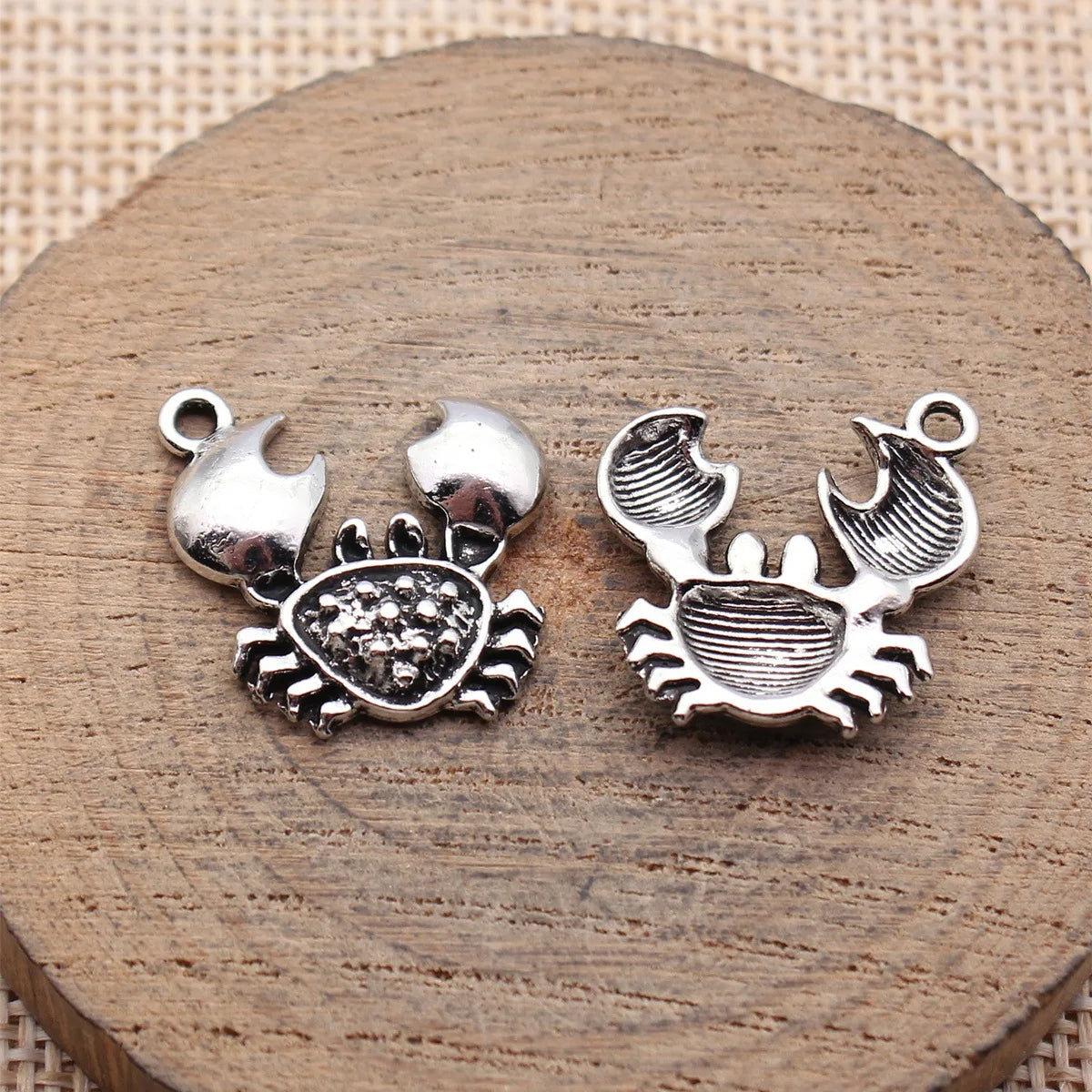 19x19mm 1.7g Blackened White K Zinc Alloy Crab Charm Pendant for DIY Necklace Bracelet Jewelry Making