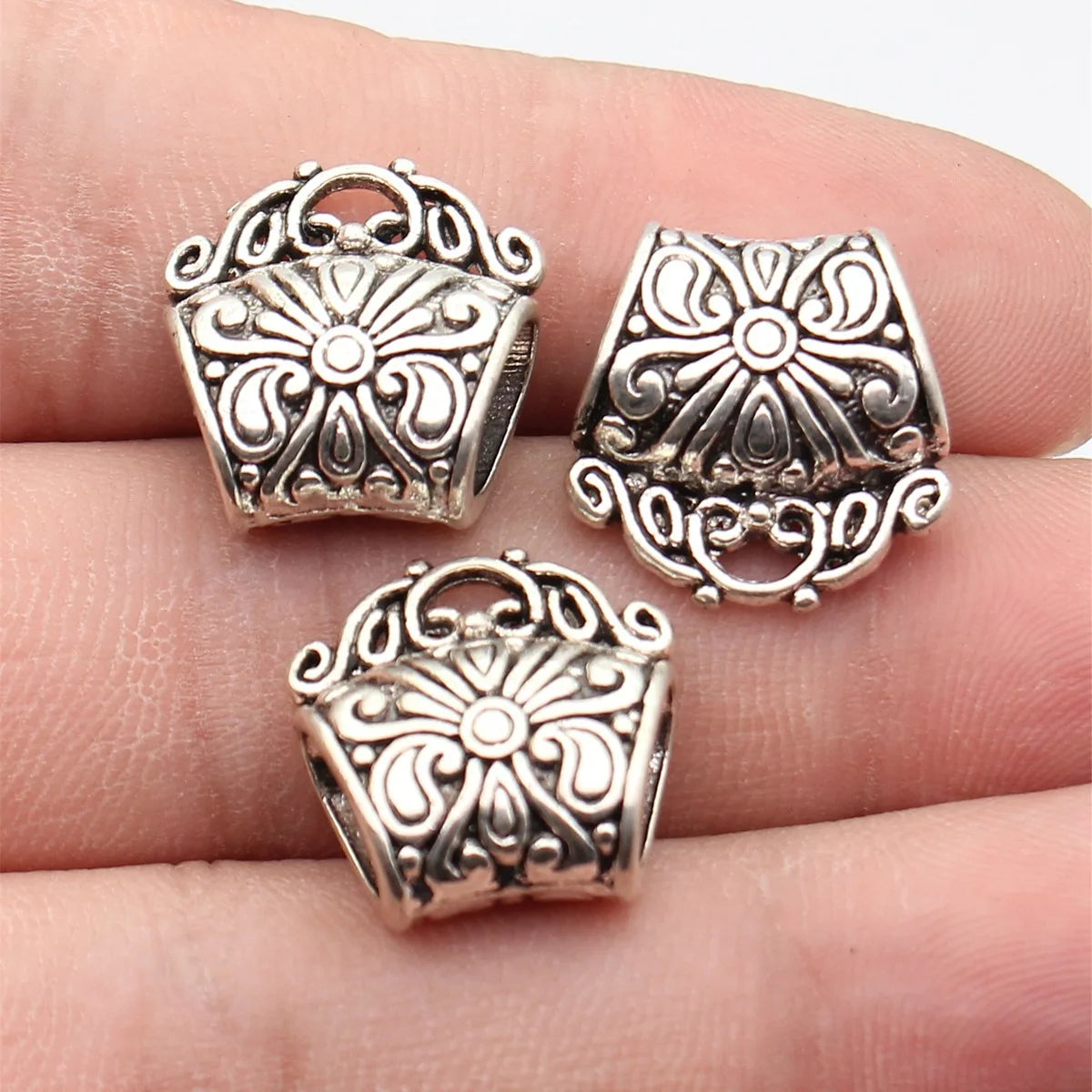 17x17x8.6mm 3.8g Antique Silver Zinc Alloy Carved Floral Scarf Buckle Jewelry Finding for DIY Accessories