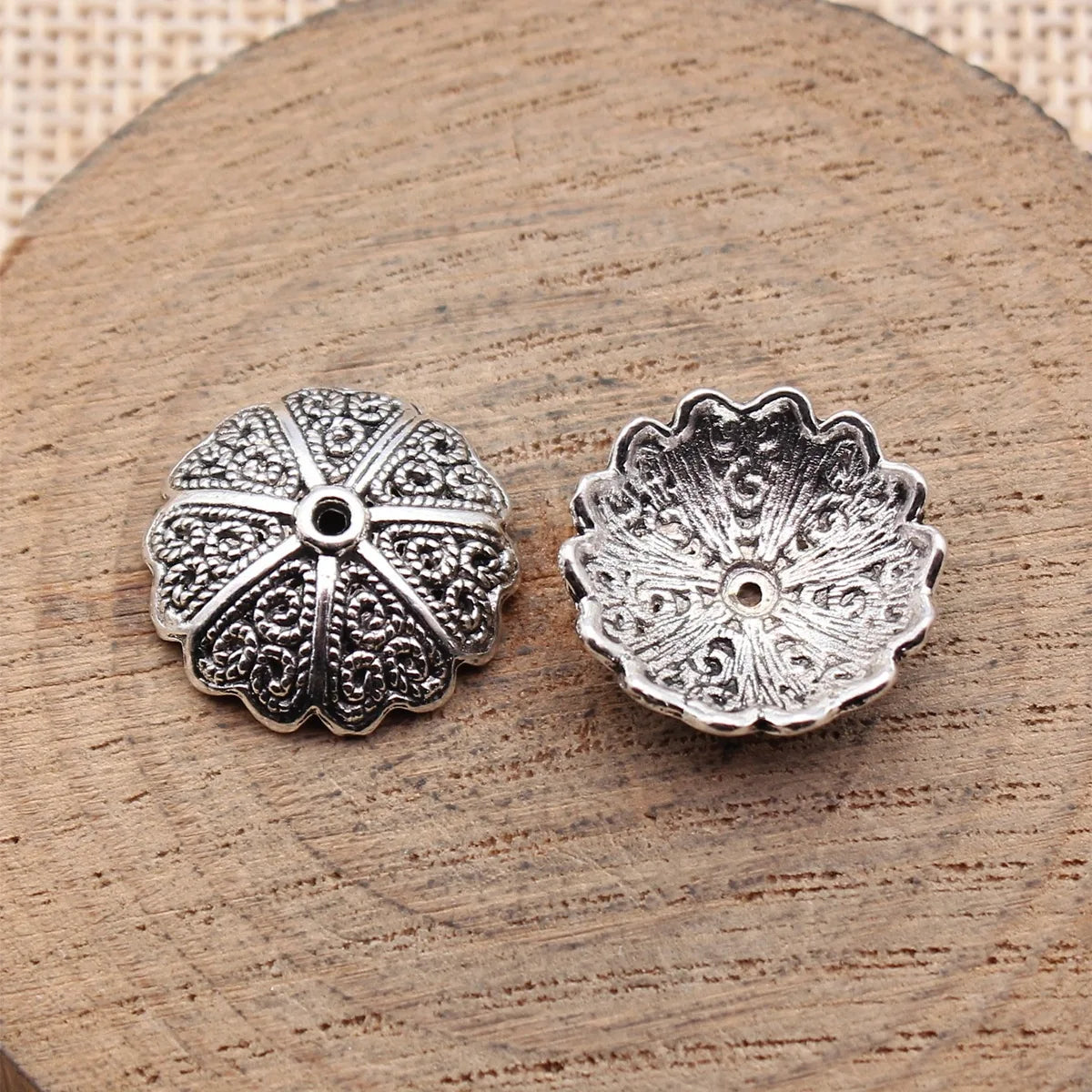 17x17x5.3mm 1.2g Antique Silver Zinc Alloy Flower Bead Caps Jewelry Findings for DIY Beaded Accessories