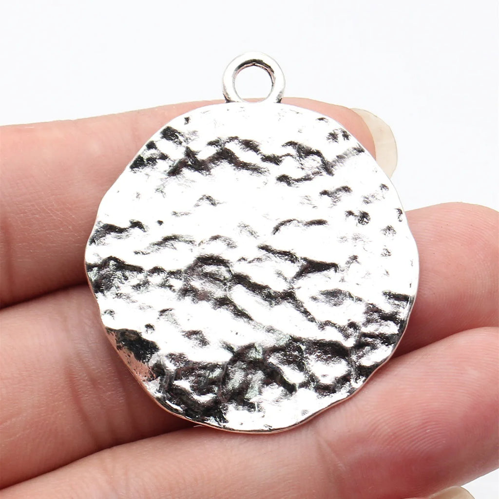 46x40mm 8.4g Antique Silver Zinc Alloy Hammered Wavy Round Disc Charm Pendant for DIY Jewelry Making