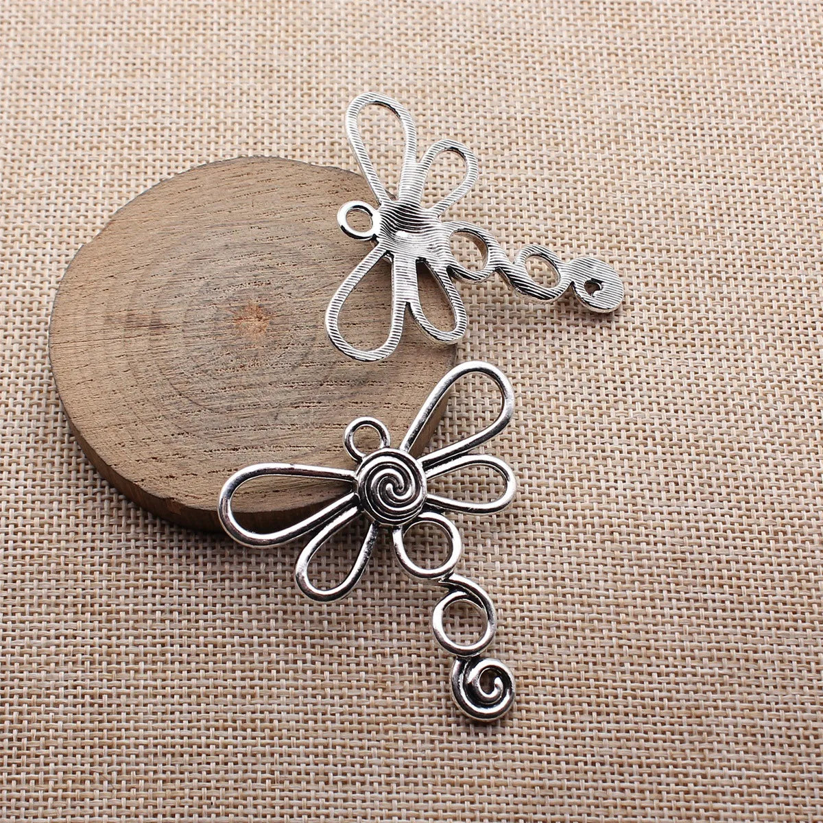 50x50mm 8.1g Antique Silver Zinc Alloy Hollow Swirl Dragonfly Charm Pendant for Jewelry Making