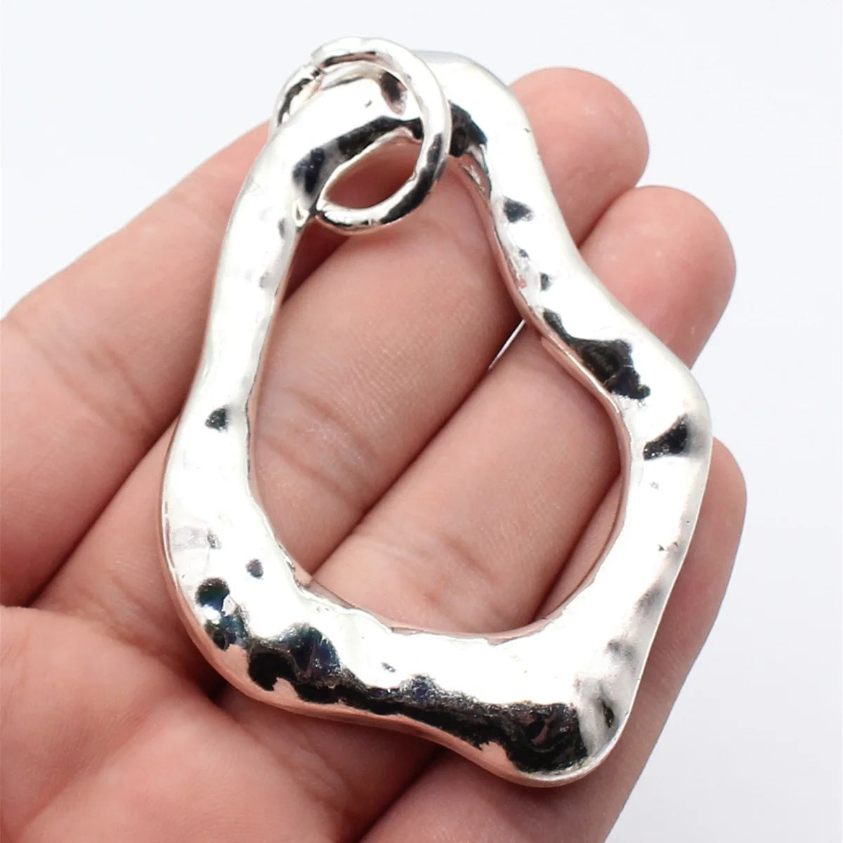 86x59mm 28.5g Antique Silver Zinc Alloy Hammered Irregular Hollow Ring Charm Pendant for DIY Jewelry