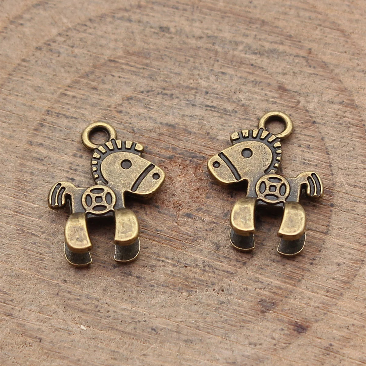 15x11x4.2mm 0.65g Multicolor Zinc Alloy Horse Money Charm Pendant for Necklace Bracelet DIY Jewelry