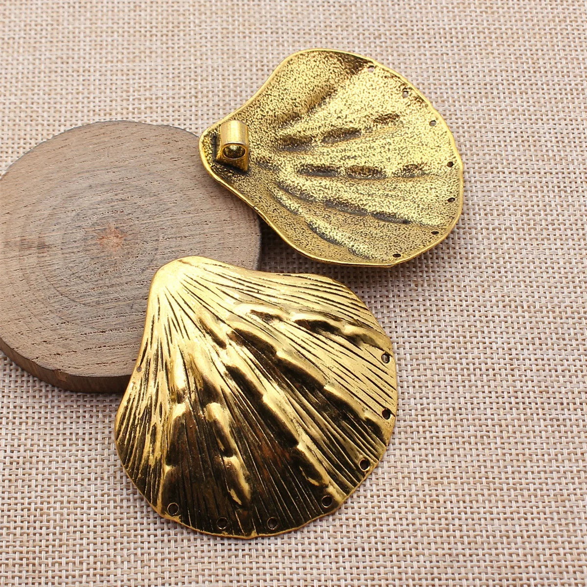 61x60mm 16.1g Antique Gold Zinc Alloy Shell Connector Charm for DIY Necklace Jewelry Making