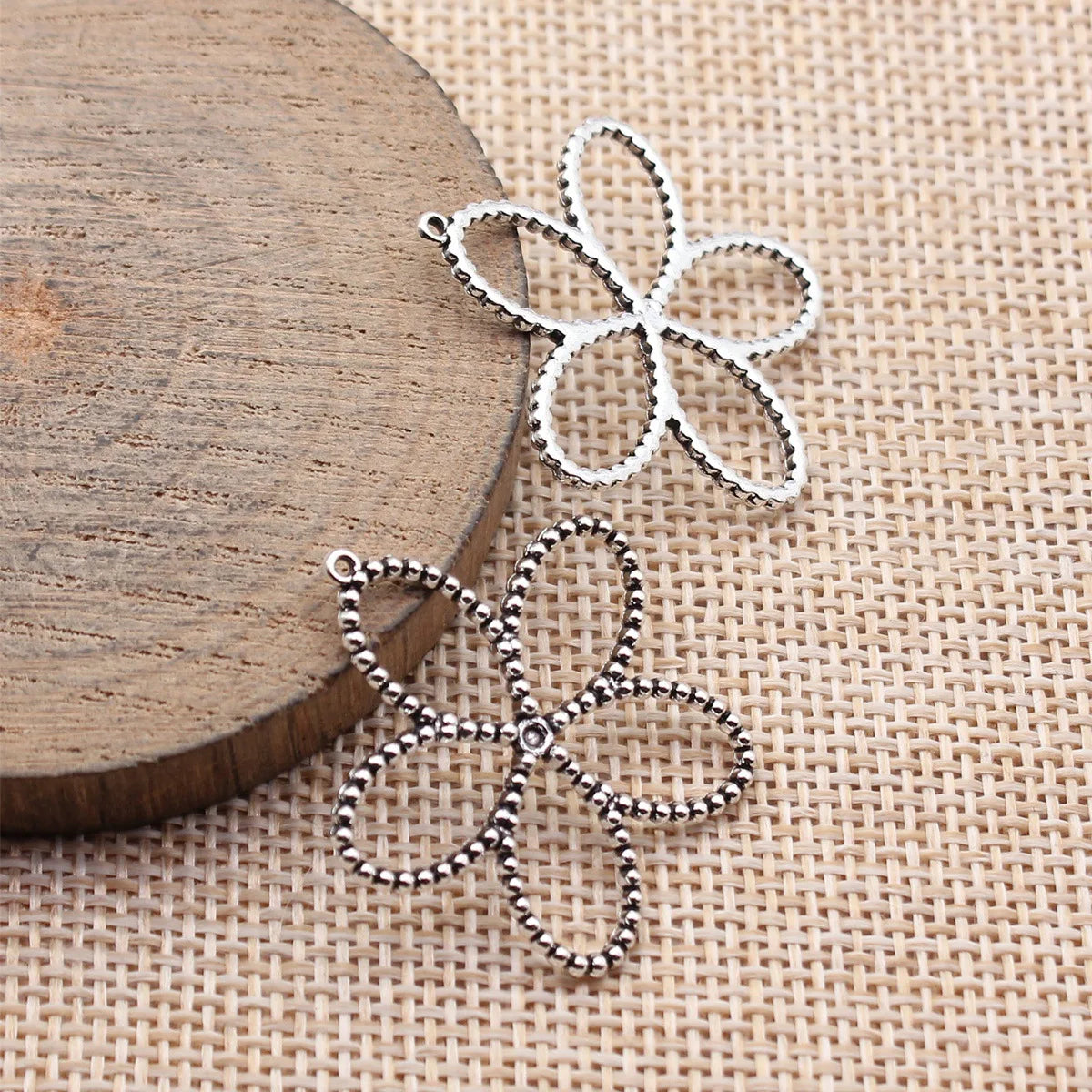 30x29mm 1.6g Antique Silver Zinc Alloy Hollow Flower charm pendant for DIY necklace bracelet making