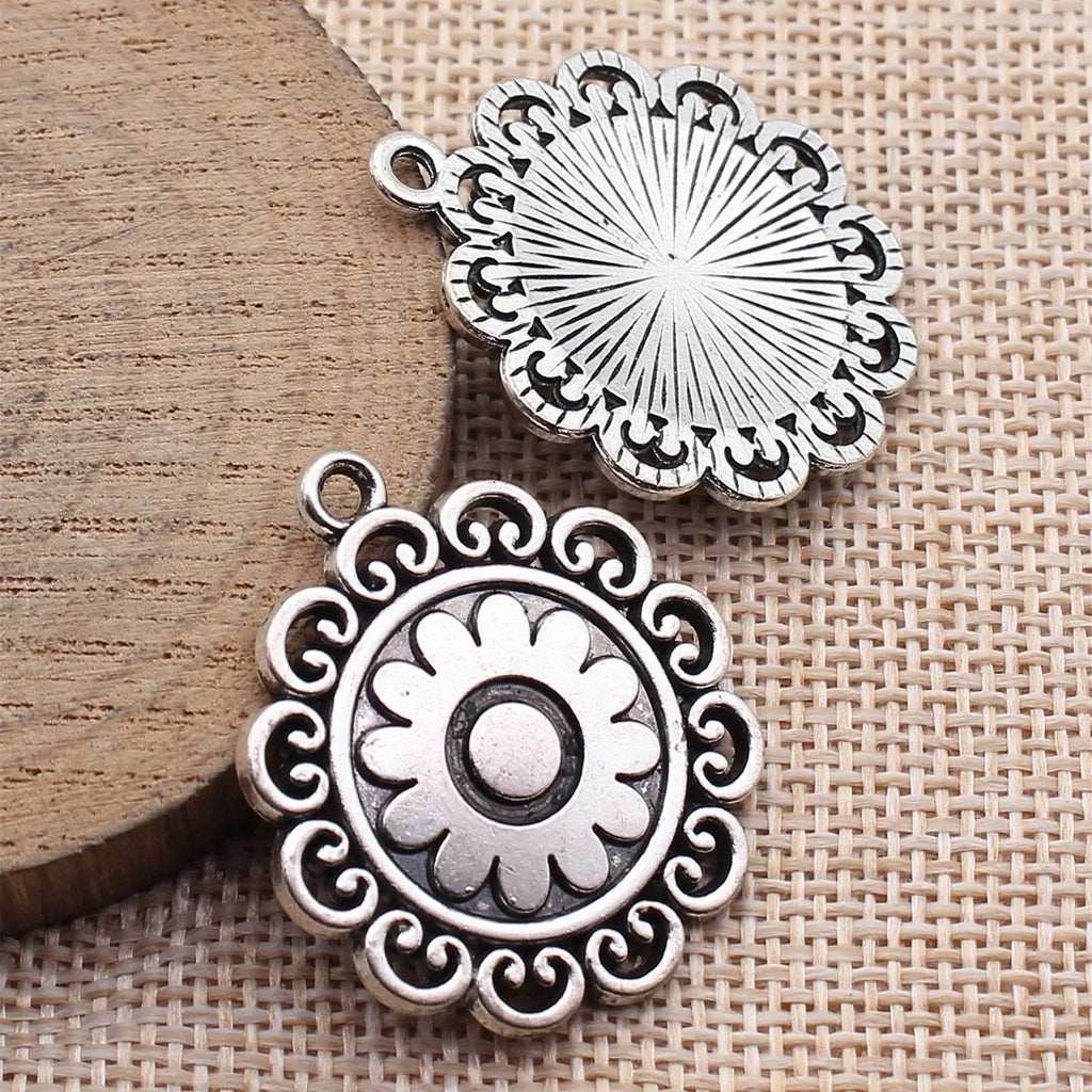 34x30mm 6.1g Antique Silver Zinc Alloy Round Swirl Border Flower Charm Pendant for Necklace Making