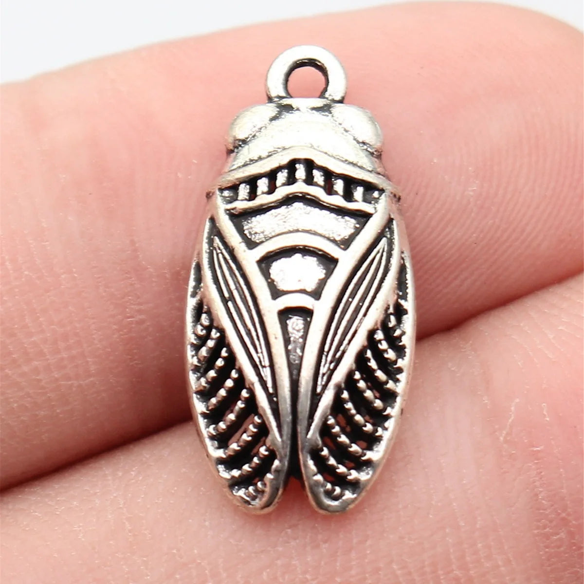 23x11mm 1.6g Antique Silver Zinc Alloy Cicada Charm Pendant for DIY Necklace Bracelet Making