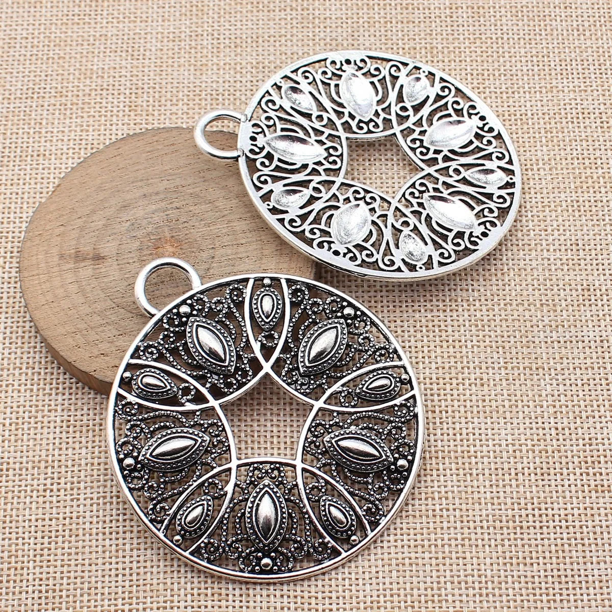 74x64mm 24.8g Antique Silver Zinc Alloy Openwork Floral Round Hollow Charm Pendant for DIY Necklace Jewelry