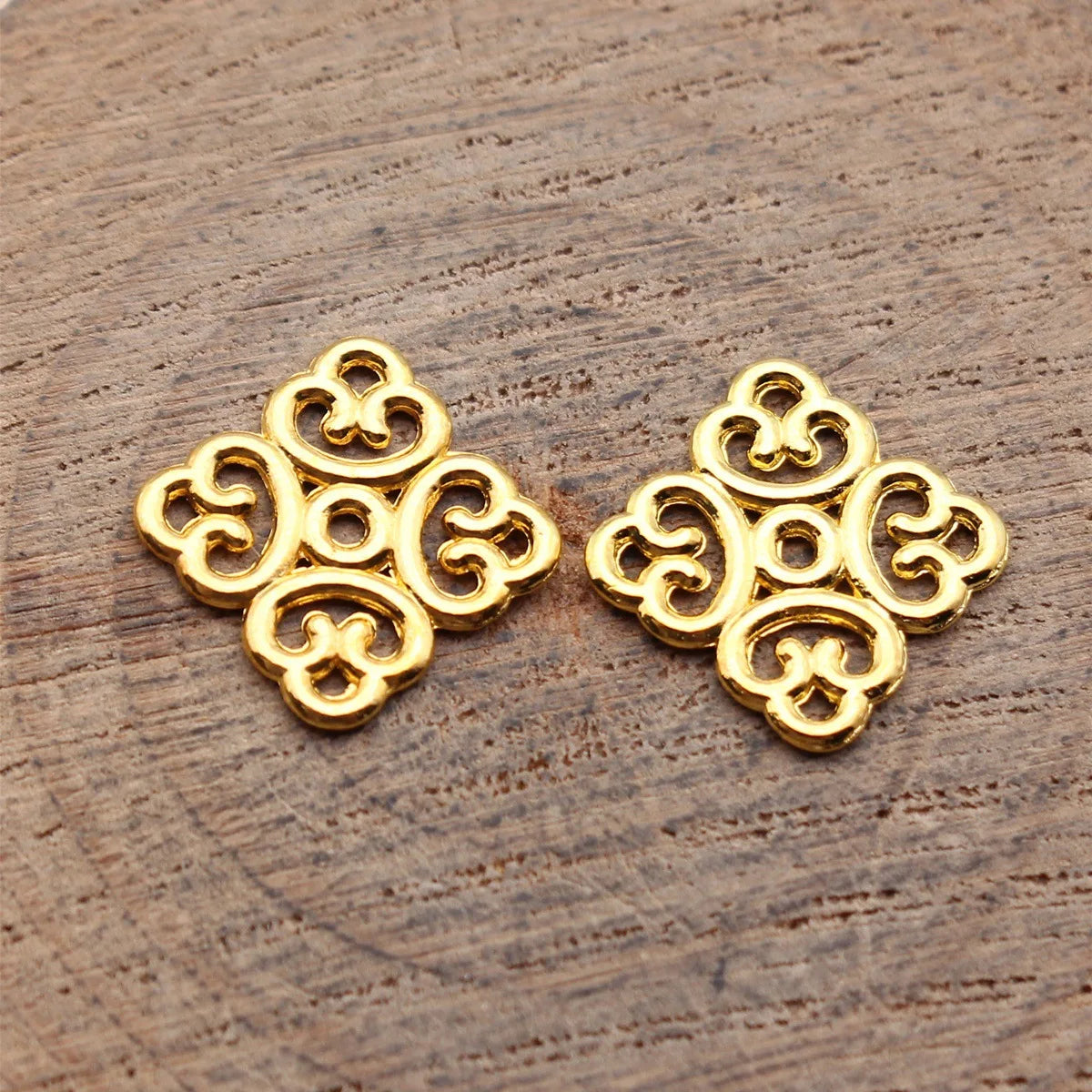 12x12x1mm 0.56g Bright Gold Tone Zinc Alloy Hollow Auspicious Cloud Knot Connector Charm for DIY Jewelry
