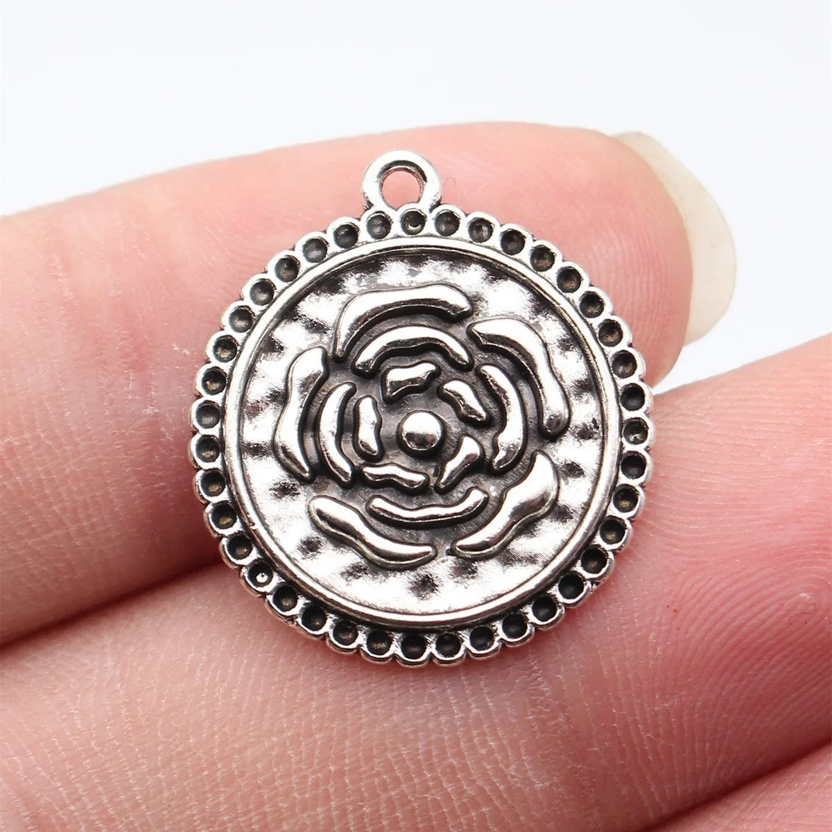 24x21mm 2.2g Antique Silver Zinc Alloy Round Rose Flower charm pendant for DIY necklace jewelry making