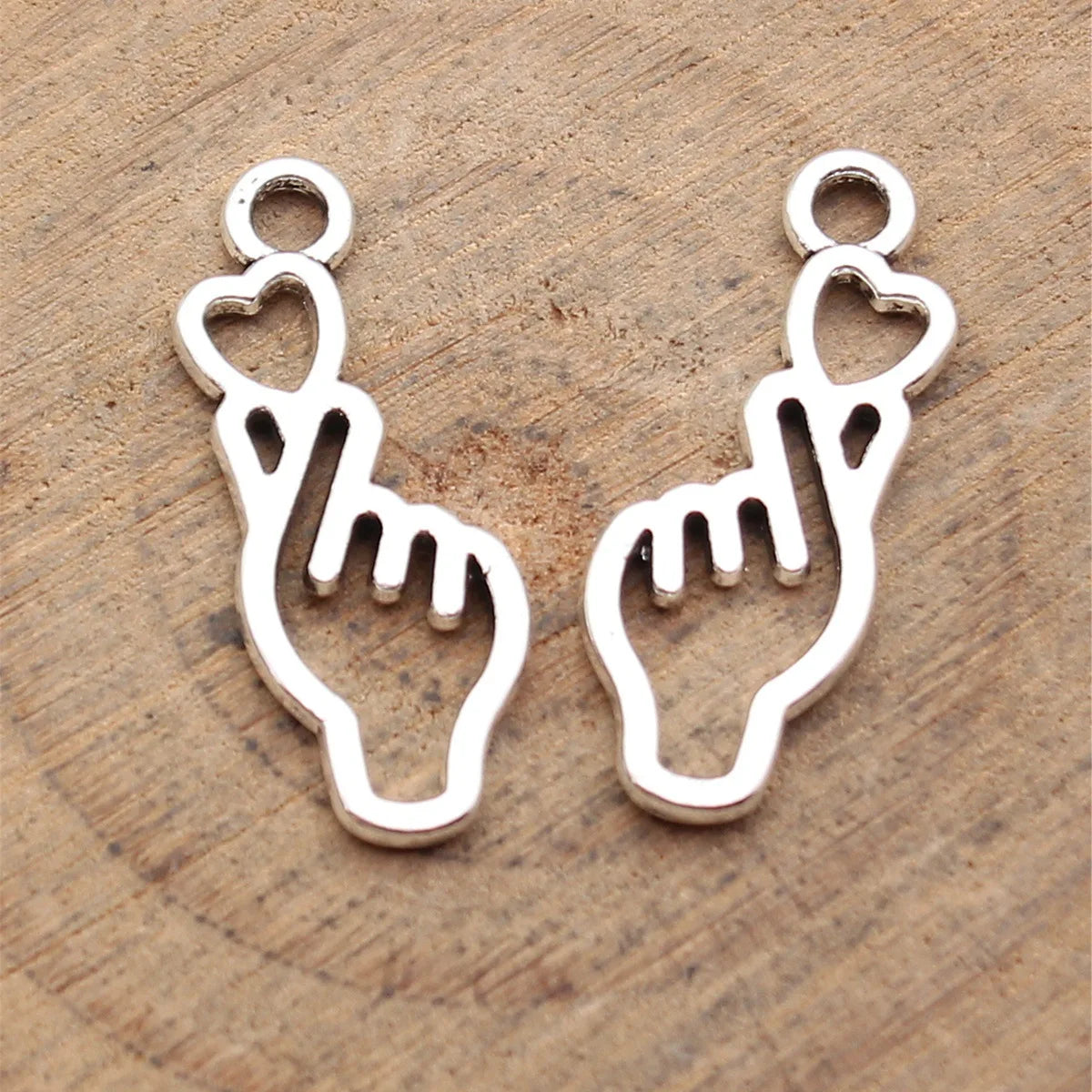22x8.3mm 0.6g Multicolor Zinc Alloy Hollow Finger Heart Hand Gesture Charm Pendant for DIY Jewelry