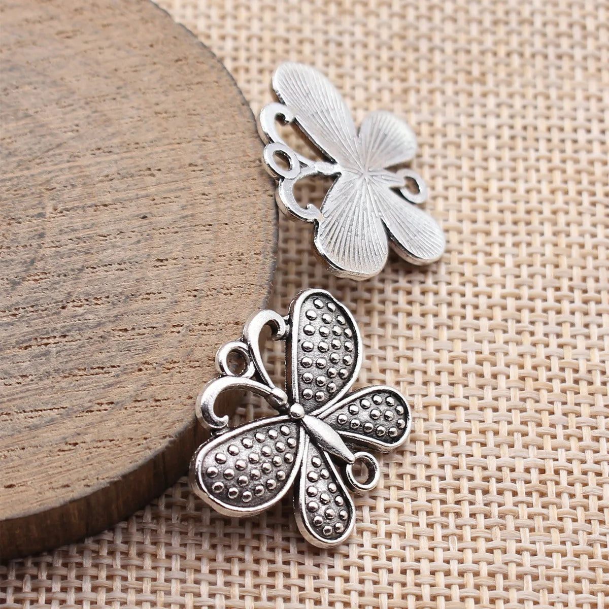 25x20mm 2.7g Antique Silver Zinc Alloy Butterfly Connector Charm for DIY Bracelet Necklace Jewelry