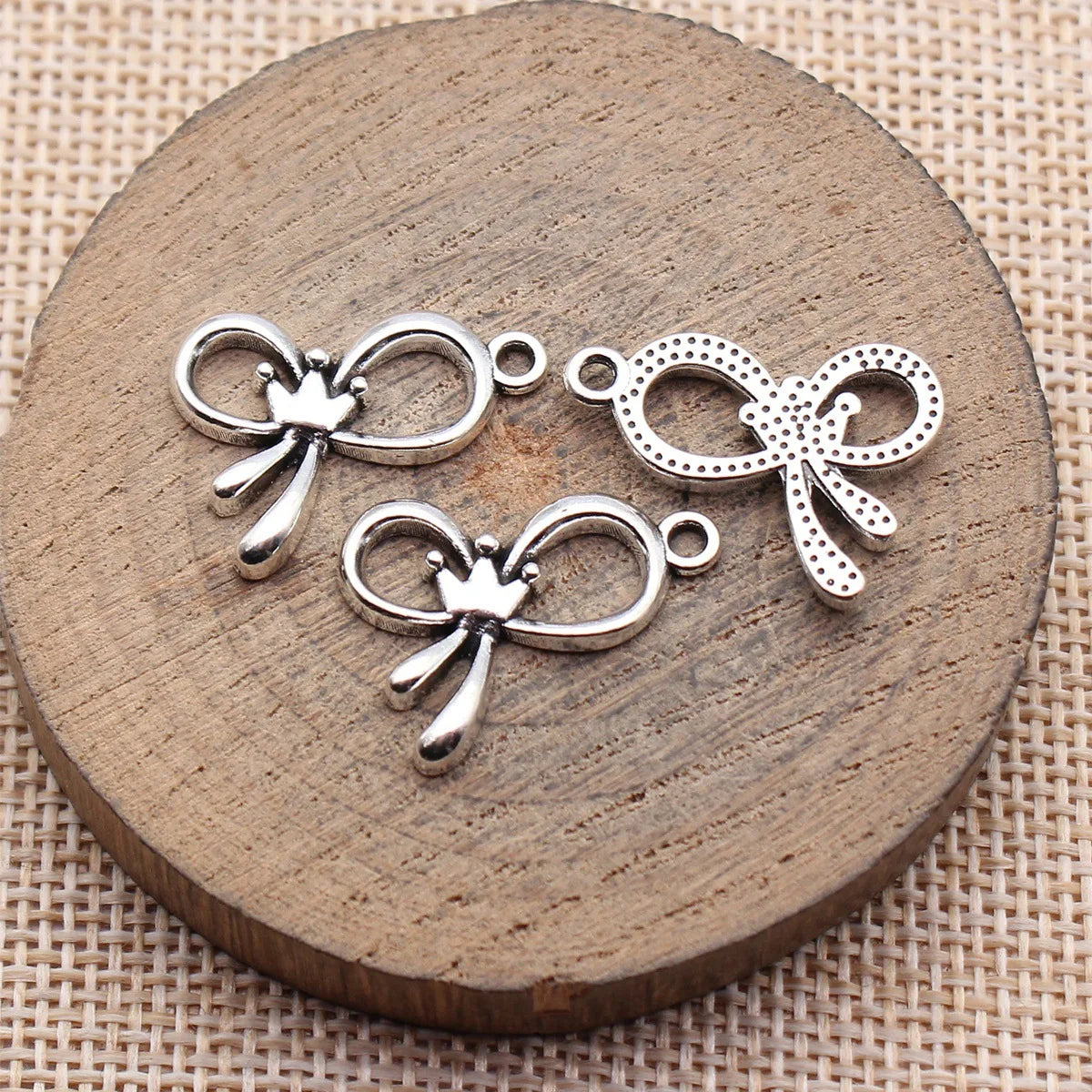 23x17mm 1.5g Multicolor Zinc Alloy Crown Bowknot Butterfly Charm Pendant for Necklace Bracelet Jewelry Making