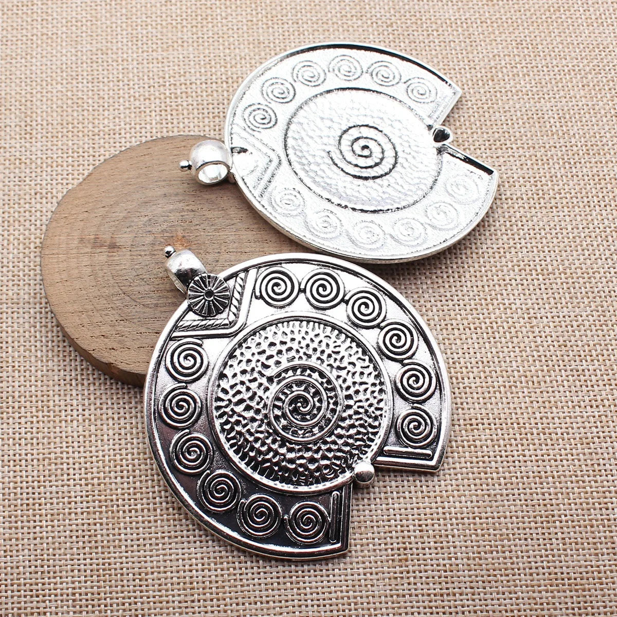 77x69mm 27.9g Antique Silver Zinc Alloy Swirl Texture Charm Pendant for DIY Necklace Jewelry Making