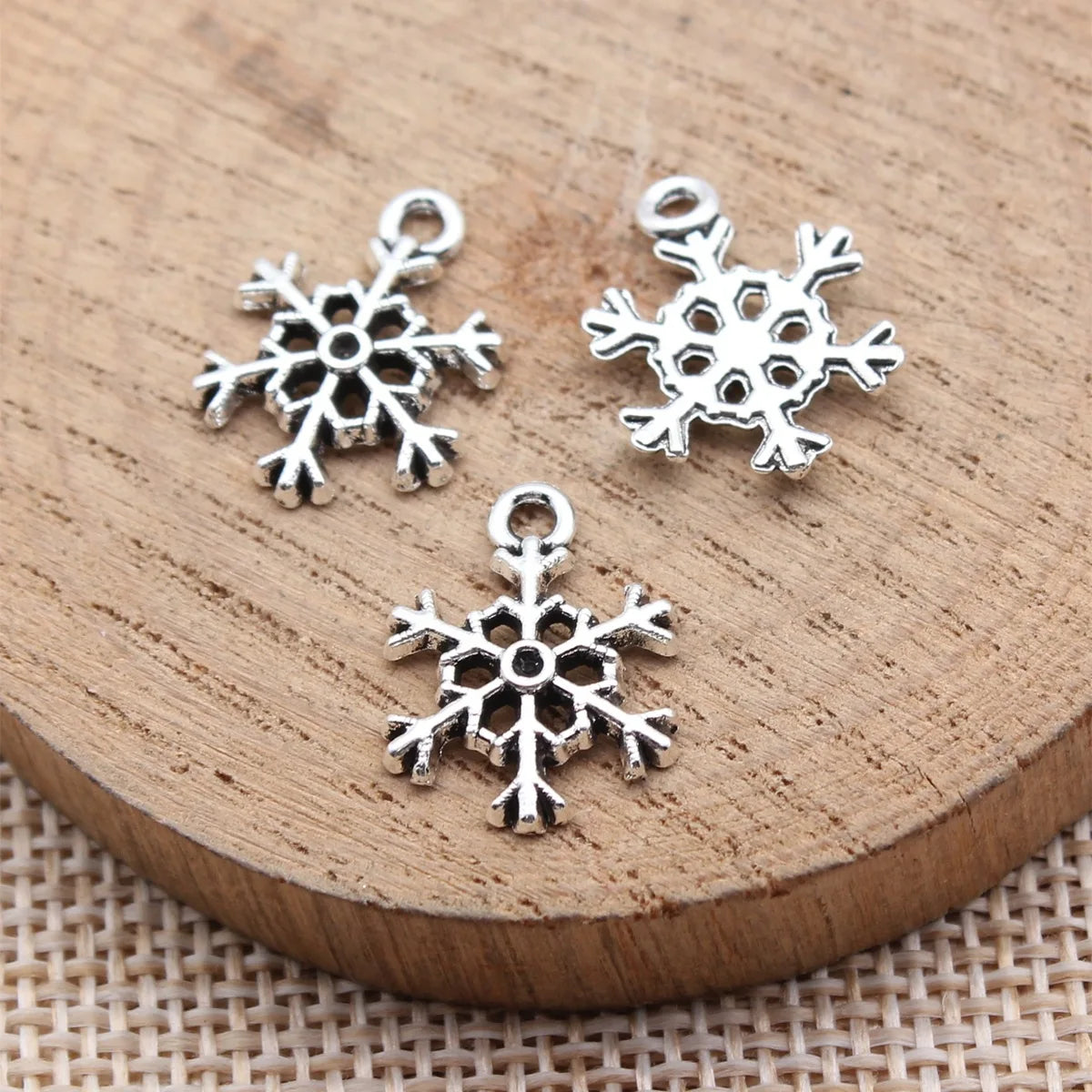 17x13mm 0.69g Antique Silver Zinc Alloy Snowflake Charm Pendant for DIY Necklace Bracelet Earrings