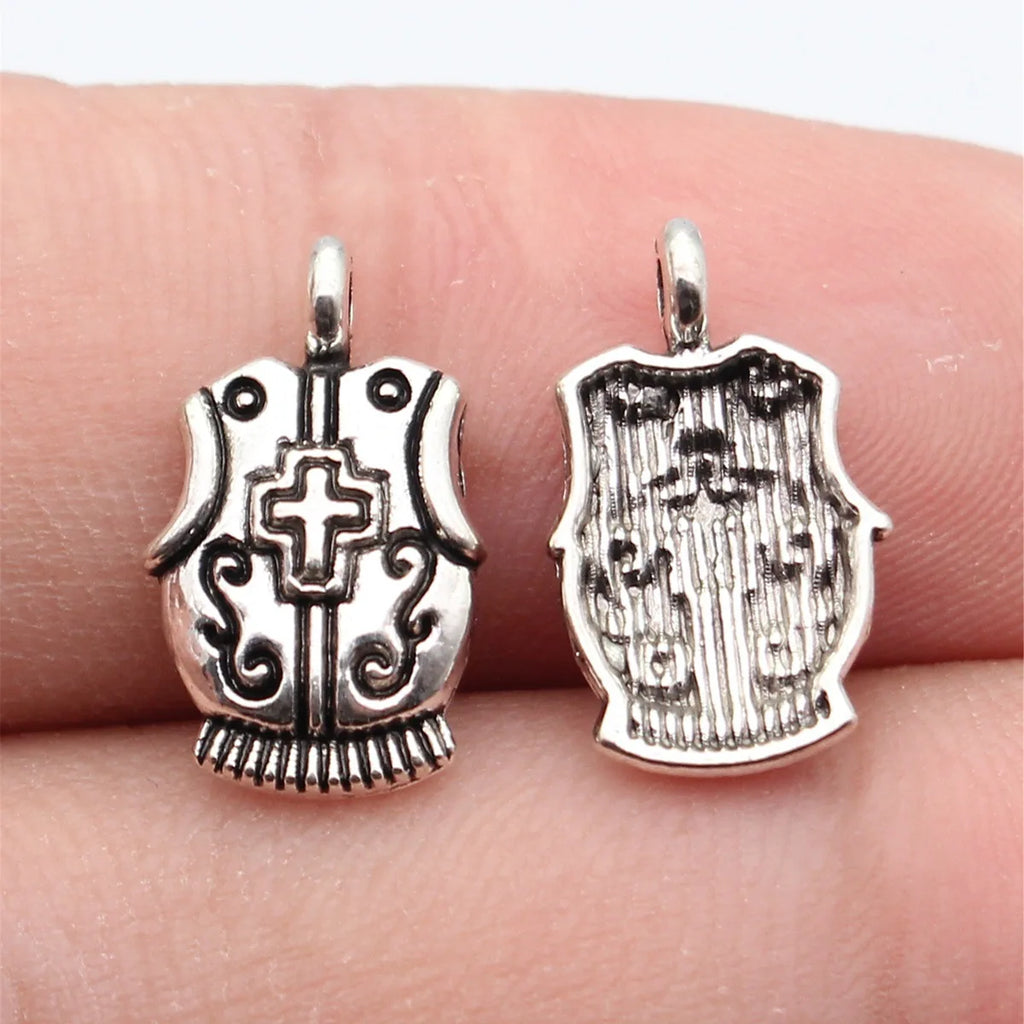 15x9.7mm 0.63g Antique Silver Zinc Alloy Cross Armor Charm Pendant for DIY Necklace Bracelet Jewelry