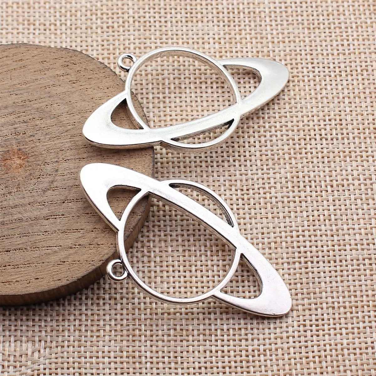 58x31mm 7.3g Antique Silver Zinc Alloy Hollow Planet Star Charm Pendant for Necklace Making