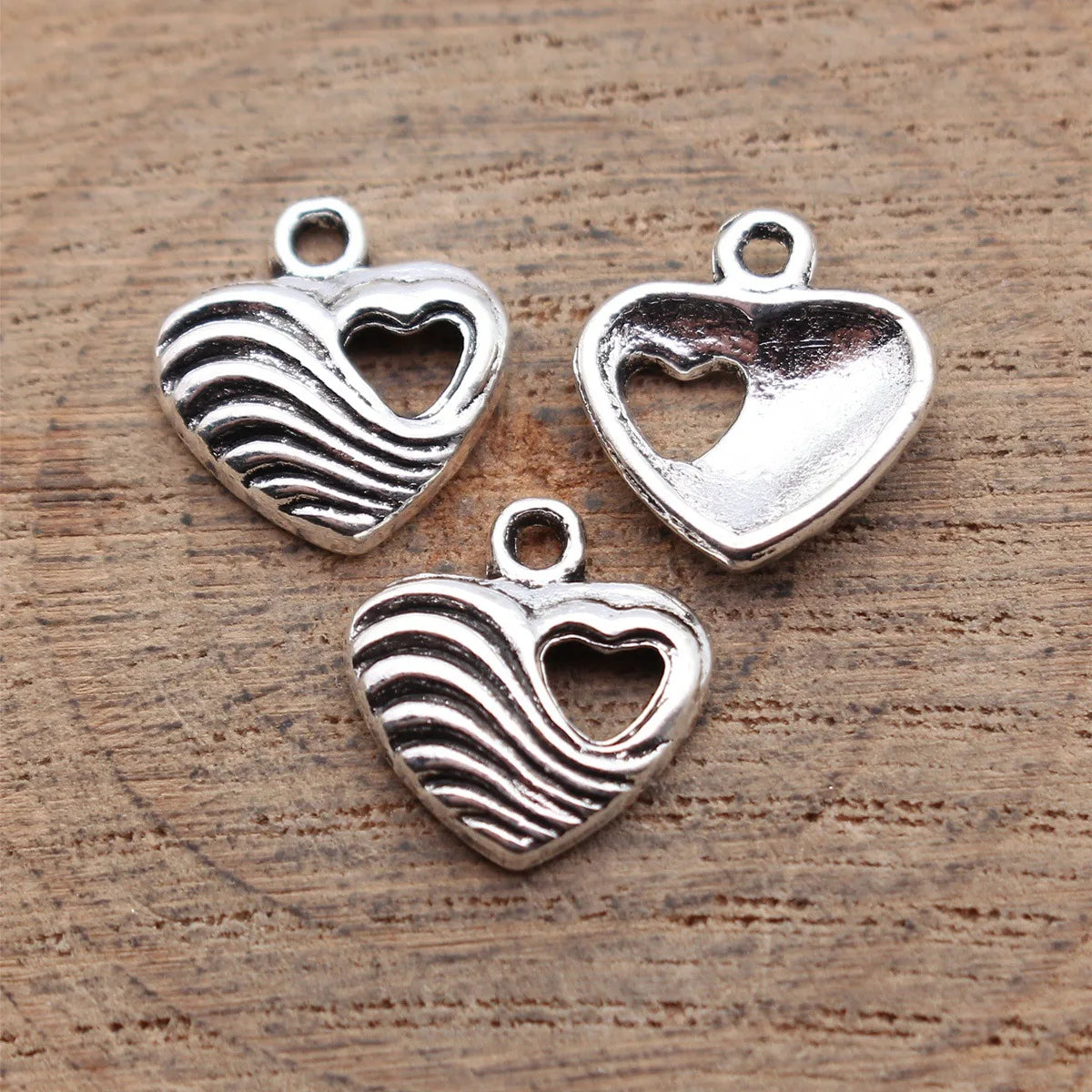 13x13mm 0.82g Antique Silver Tone Zinc Alloy Wavy Heart Charm Pendant for DIY Bracelet Making