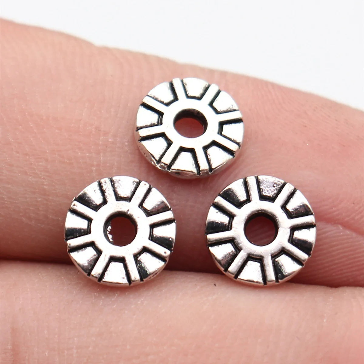 8.6x8.6x1.5mm 0.45g Antique Silver Zinc Alloy Gear Texture Spacer Beads for DIY Bracelet Jewelry Making