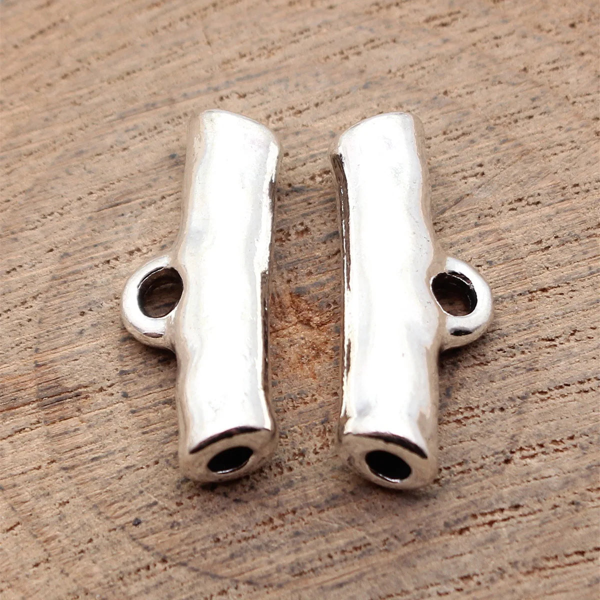 25x10x5.8mm 3.2g Antique Silver Zinc Alloy Hammered Three-Hole Bail Connector for DIY Pendant Jewelry Making