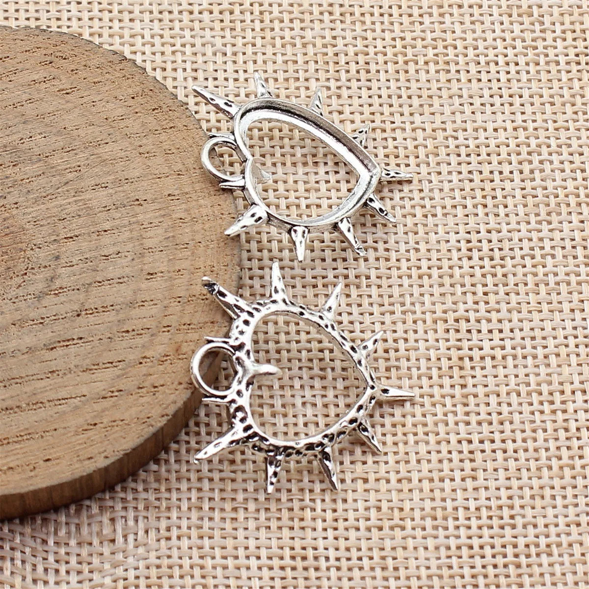 30x29mm 1.9g Antique Silver Zinc Alloy Gothic Heart Charm Pendant for DIY Necklace Bracelet Jewelry
