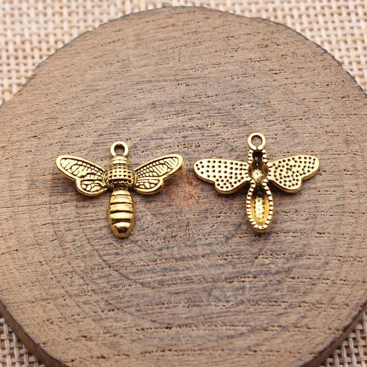 19x16mm 0.96g Multicolor Zinc Alloy Bee Charm Pendant for DIY Necklace Bracelet Jewelry Making