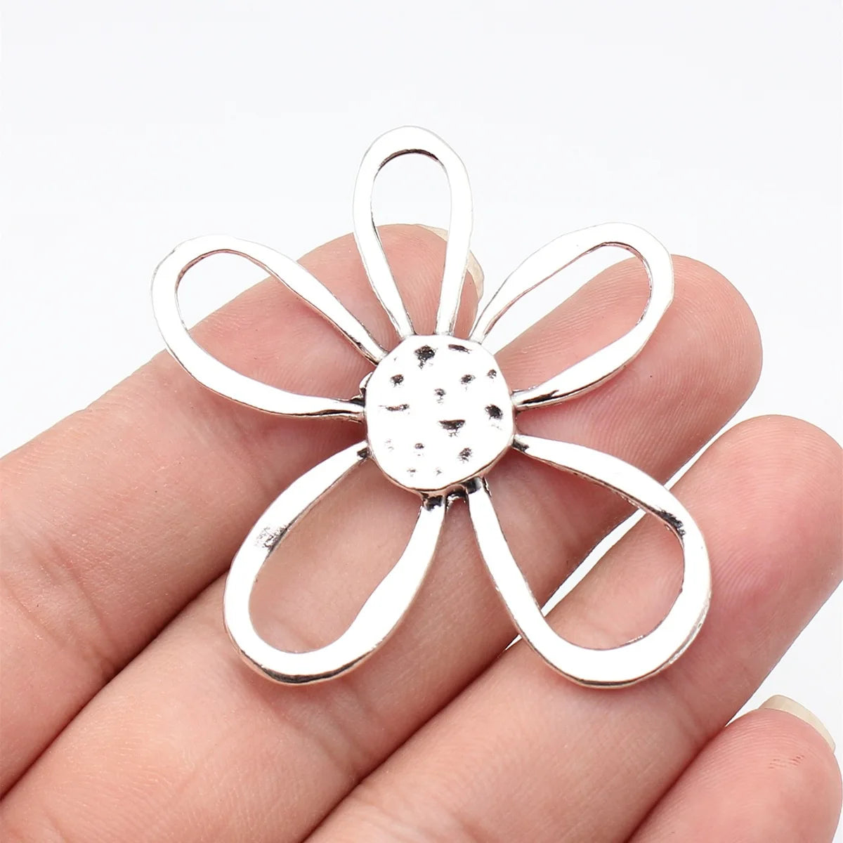 52x46mm 6.7g Antique Silver Zinc Alloy Hollow Five Petal Flower Charm Pendant for DIY Jewelry Making