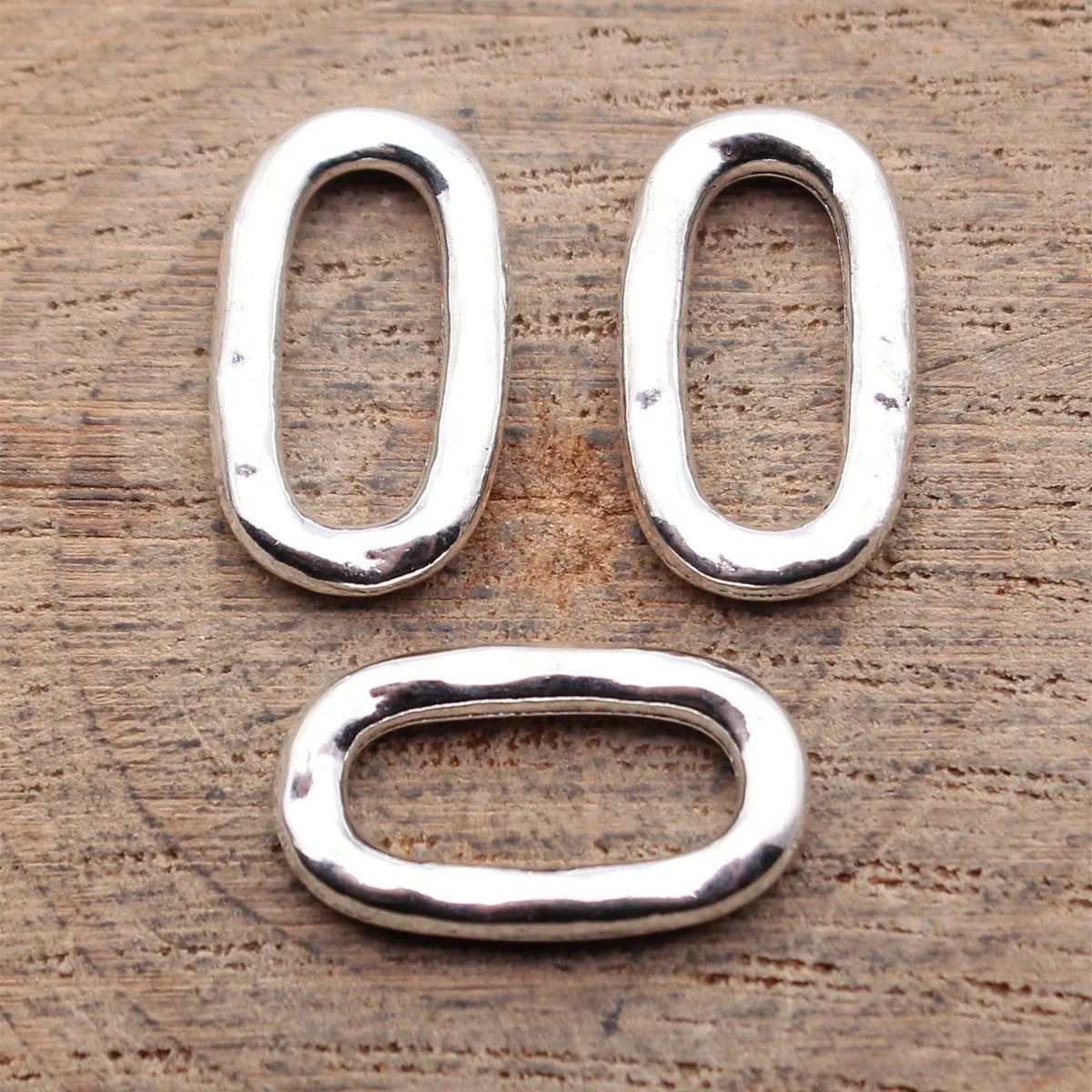 17x9.9mm 0.92g Antique Silver Zinc Alloy Hammered Oval Ring Connector Charm for DIY Bracelet Necklace