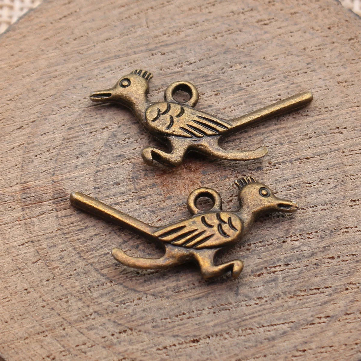 28x13mm 1.5g Antique Bronze Tone Zinc Alloy Roadrunner Bird Charm Pendant for DIY Necklace Making