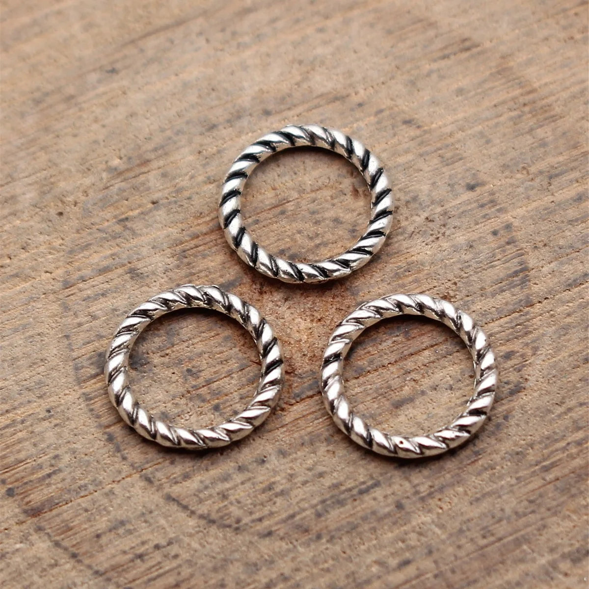 8.2x8.2x1mm 0.12g Multicolor Zinc Alloy Twisted Rope Round Ring Connector Charm for DIY Jewelry Making