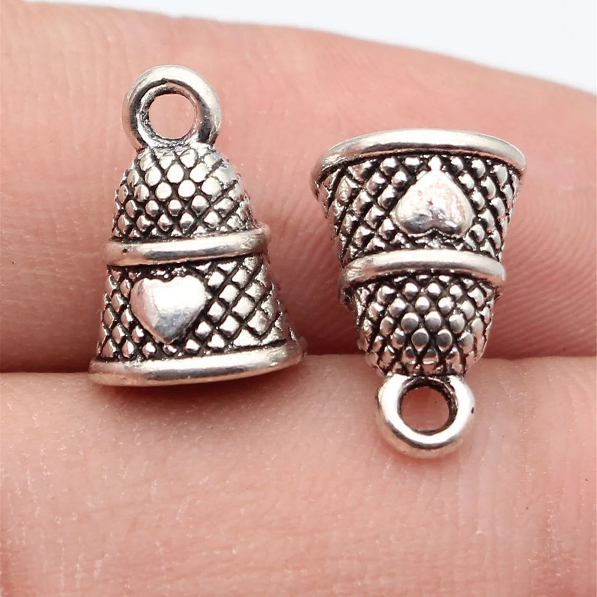 13x9.6x7.6mm 1.3g Antique Silver Zinc Alloy Heart Pattern Tassel Cap Findings for DIY Pendant Jewelry Making