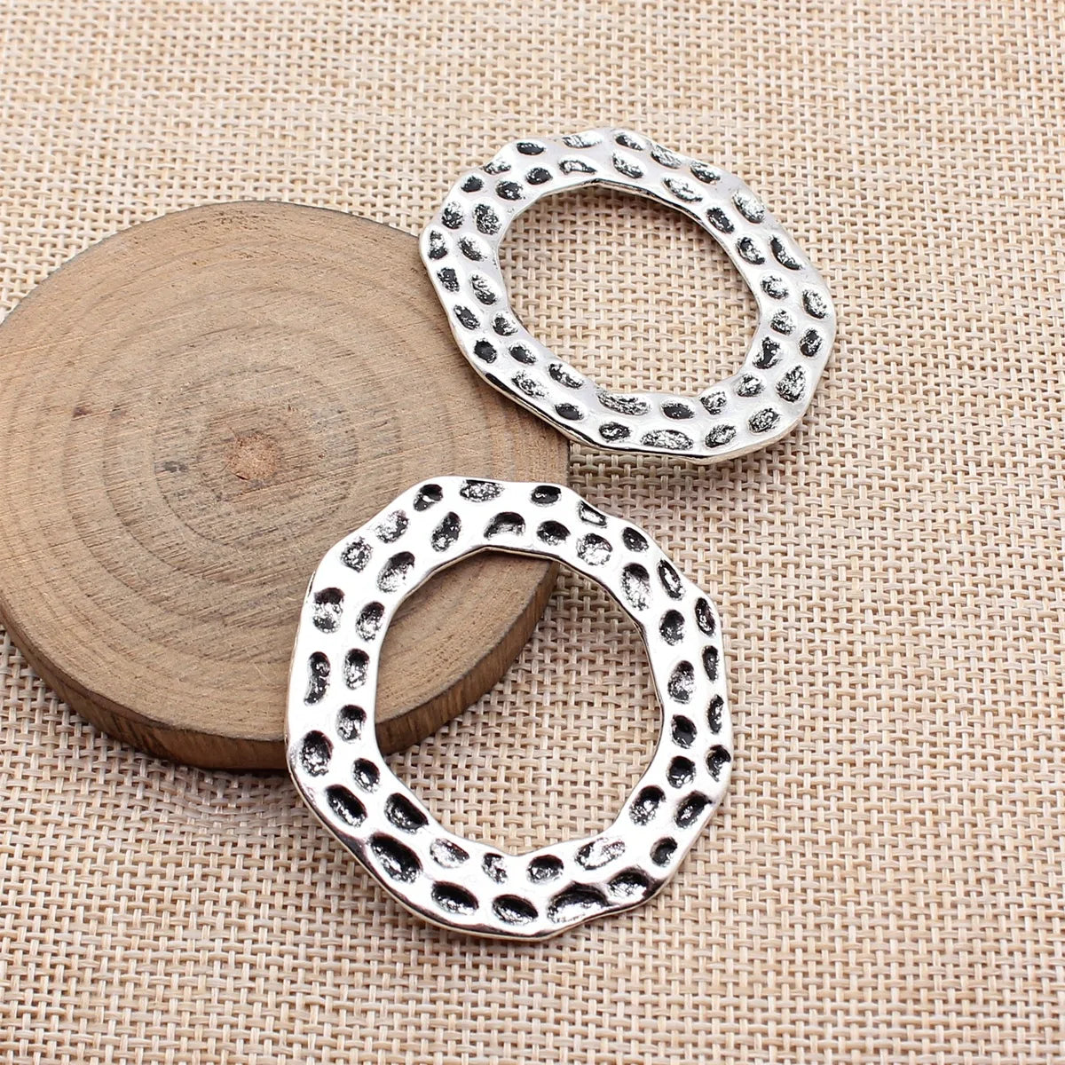 47x46mm 8.7g Antique Silver Zinc Alloy Hammered Irregular Round Ring Connector Charm for DIY Jewelry