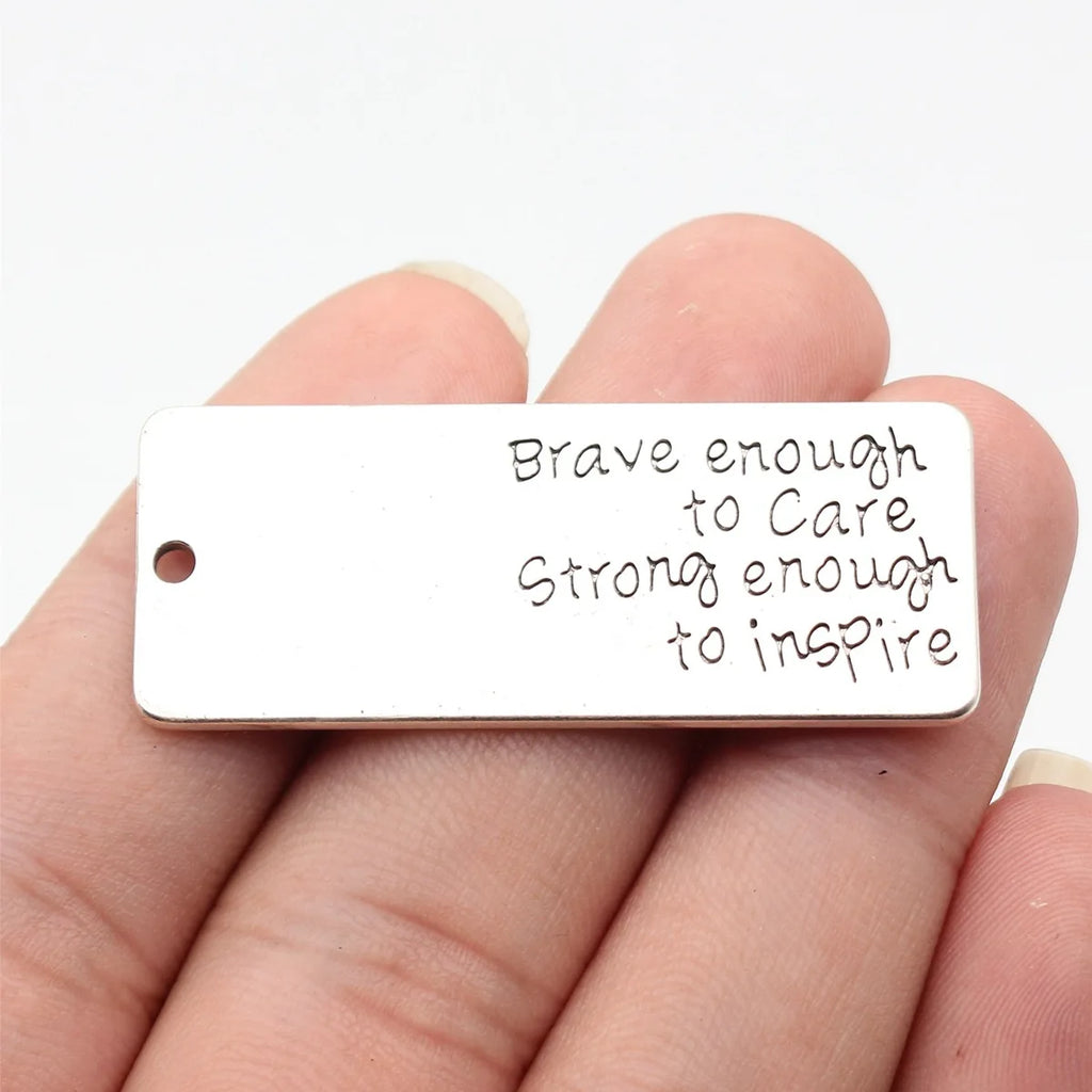 50x20x1.6mm 10.2g Antique Silver Zinc Alloy Brave Strong Word Plate Charm Pendant for DIY Necklace Jewelry