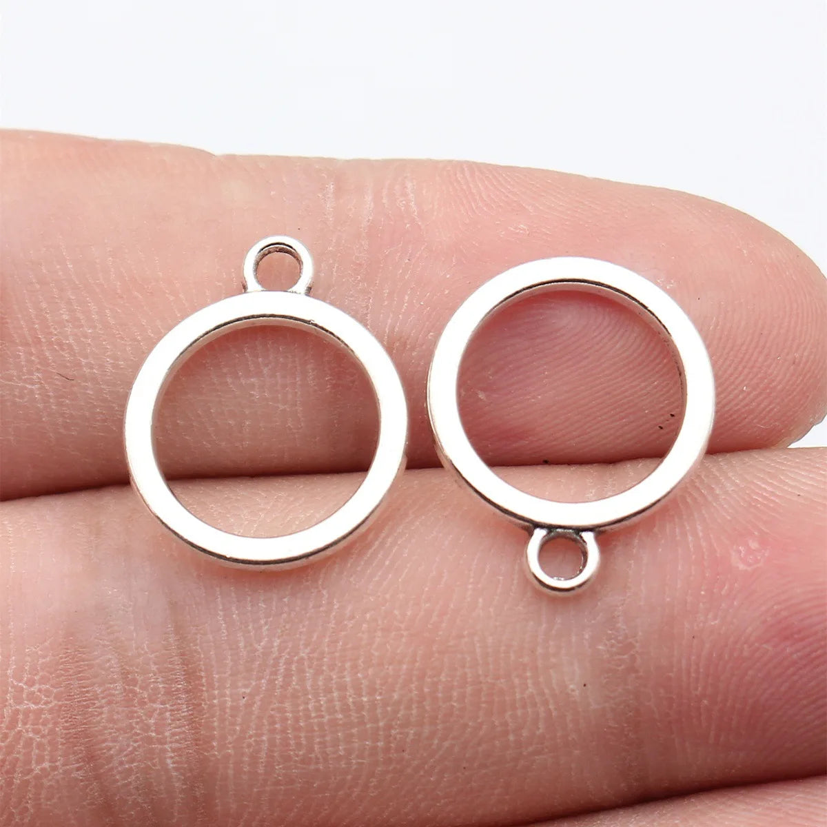 19x15mm 1.1g Antique Silver Zinc Alloy Geometric Hollow Round Ring Charm Pendant for DIY Jewelry Making