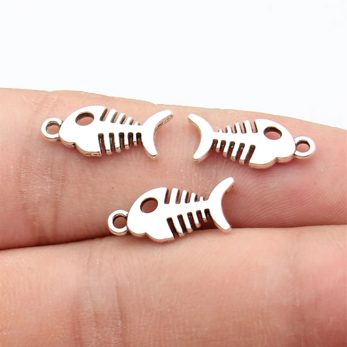16x7.4mm 0.75g Antique Silver Zinc Alloy Fishbone Fish Charm Pendant for DIY Necklace and Bracelet Making