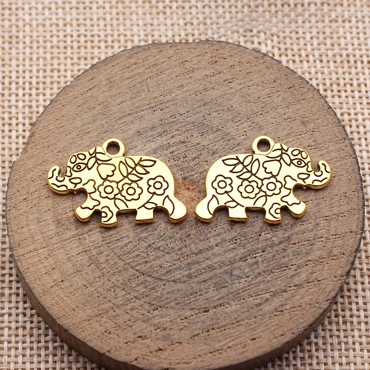 24x17mm 2.1g Multicolor Zinc Alloy Flower Pattern Elephant Double Sided Charm Pendant for DIY Necklace Jewelry Making