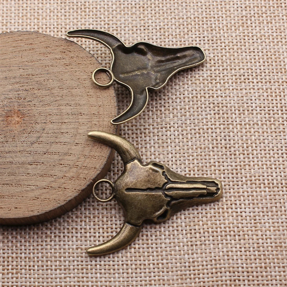 42x38mm 4.5g Multicolor Zinc Alloy Bull Skull Bull Head Charm Pendant for DIY Necklace Keychain Jewelry Making
