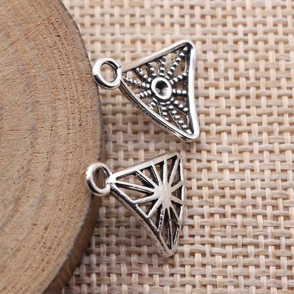 16x14mm 0.59g Antique Silver Zinc Alloy Hollow Triangle Charm Pendant for DIY Earrings Necklace