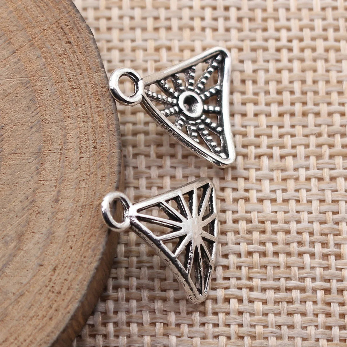 16x14mm 0.59g Antique Silver Zinc Alloy Hollow Triangle Charm Pendant for DIY Earrings Necklace