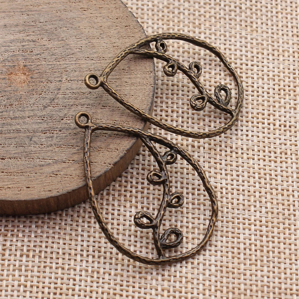 43x28mm 2.3g Multicolor Zinc Alloy Hollow Teardrop Tree Branch Charm Pendant for DIY Jewelry Making