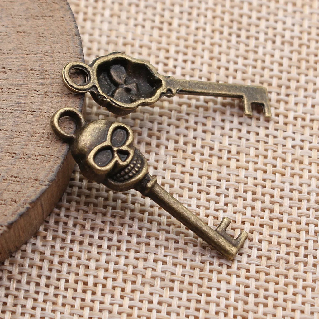 33x9.7mm 1.3g Multicolor Zinc Alloy Skull Head Key Charm Pendant for DIY Necklace Bracelet Making