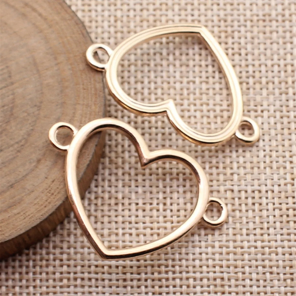 38x27mm 2.1g Multicolor Zinc Alloy Hollow Heart Connector Charm for DIY Bracelet Necklace Jewelry