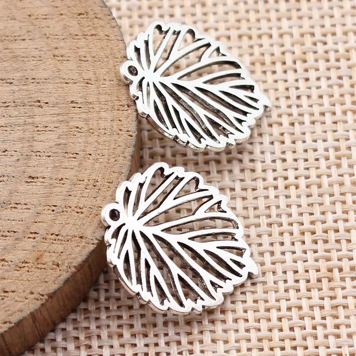 22x18mm 1.2g Antique Silver Zinc Alloy Hollow Leaf Charm Pendant for DIY Necklace Bracelet Jewelry